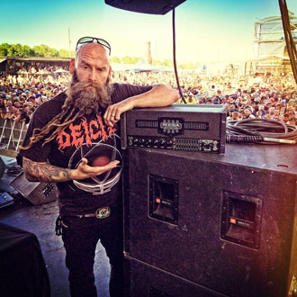 Chris Kael of Five Finger Death Punch and his Bass Strategy 8:88
